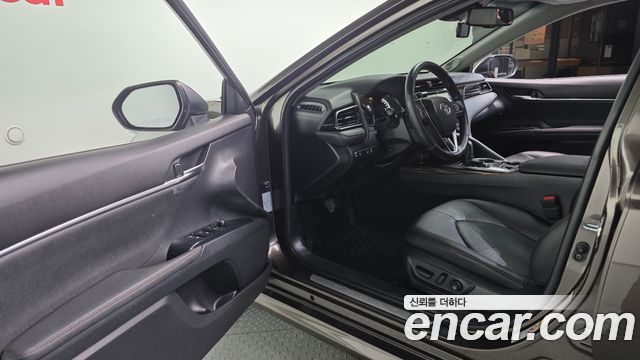 Toyota Camry 2019 — photo 10