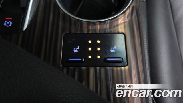 Toyota Camry 2019 — photo 17