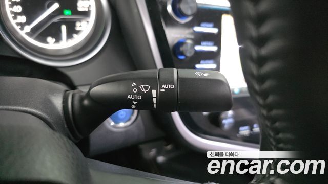 Toyota Camry 2019 — photo 18