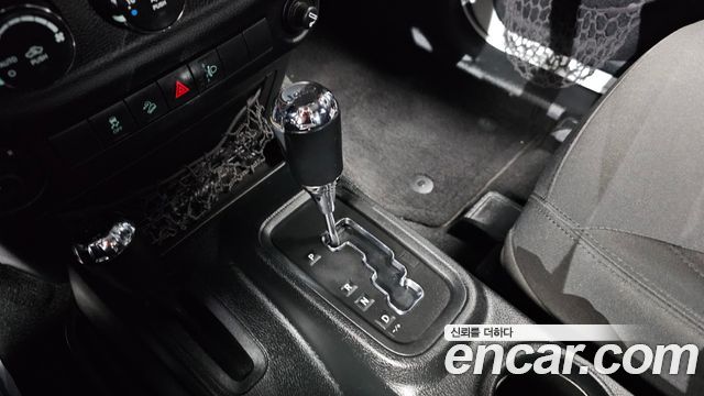 Jeep Wrangler 2017 — photo 9