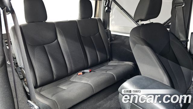 Jeep Wrangler 2017 — photo 11