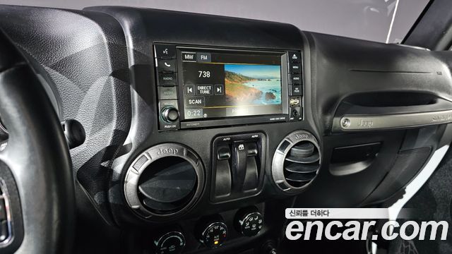 Jeep Wrangler 2017 — photo 13