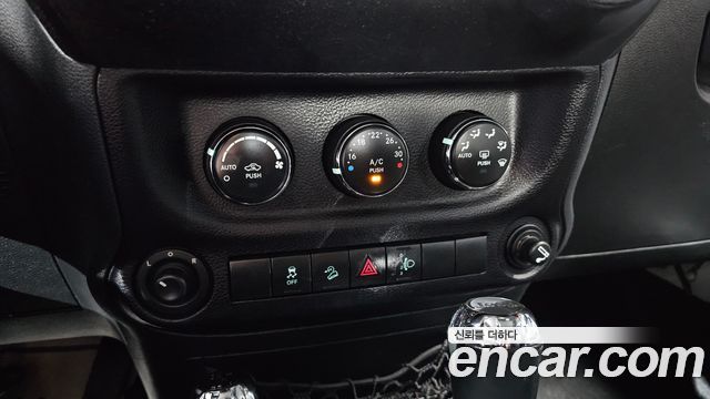 Jeep Wrangler 2017 — photo 14