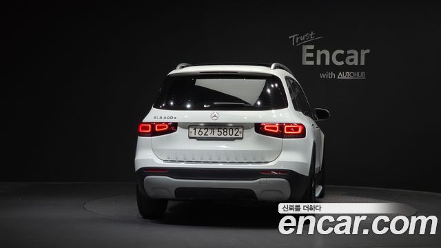 Mercedes-Benz GLB-Class 2021 — photo 4