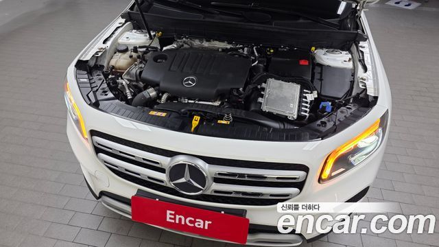 Mercedes-Benz GLB-Class 2021 — photo 6