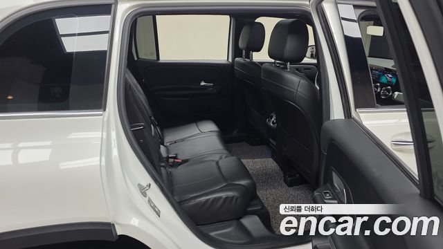 Mercedes-Benz GLB-Class 2021 — photo 18