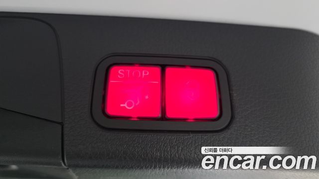 Mercedes-Benz GLB-Class 2021 — photo 19