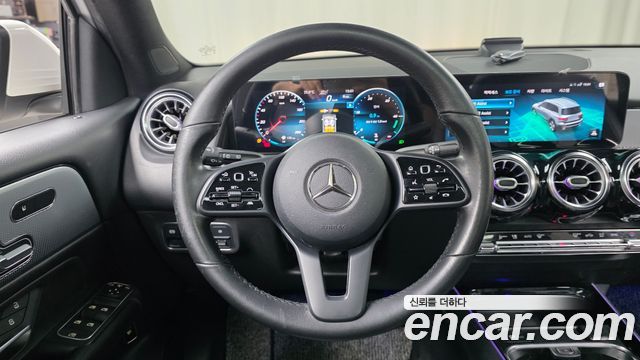 Mercedes-Benz GLB-Class 2021 — photo 21