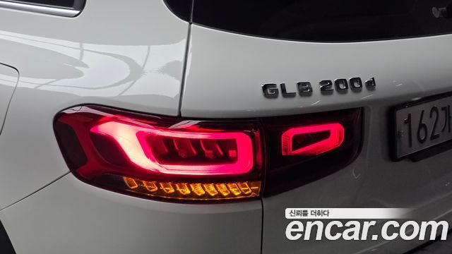 Mercedes-Benz GLB-Class 2021 — photo 9