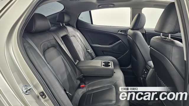 Kia K5 2013 — photo 18
