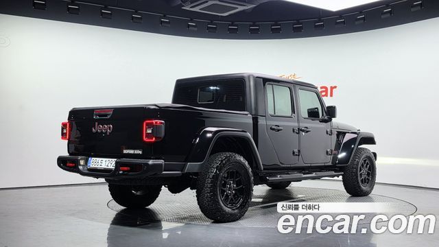 Jeep Gladiator 2025 — photo 2