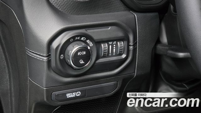Jeep Gladiator 2025 — photo 17