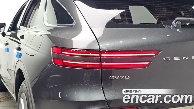 Genesis GV70 2024 — photo 9
