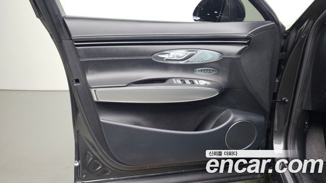 Genesis GV70 2024 — photo 14