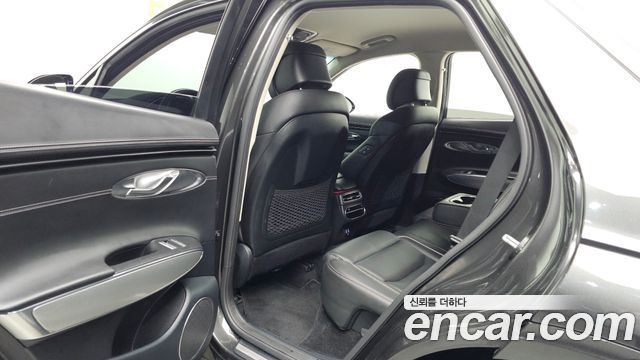 Genesis GV70 2024 — photo 16