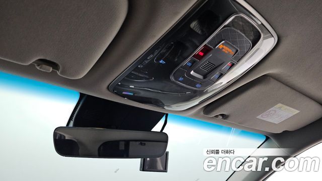 Genesis GV70 2024 — photo 28
