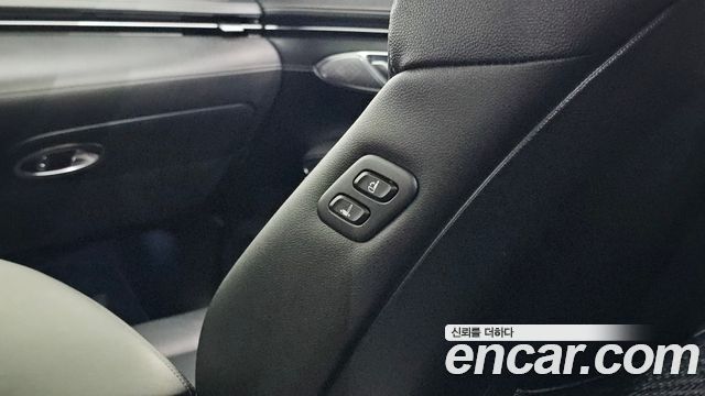 Genesis GV70 2024 — photo 30
