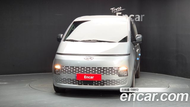 Hyundai Staria 2022 — photo 3
