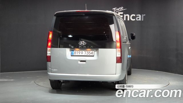 Hyundai Staria 2022 — photo 4