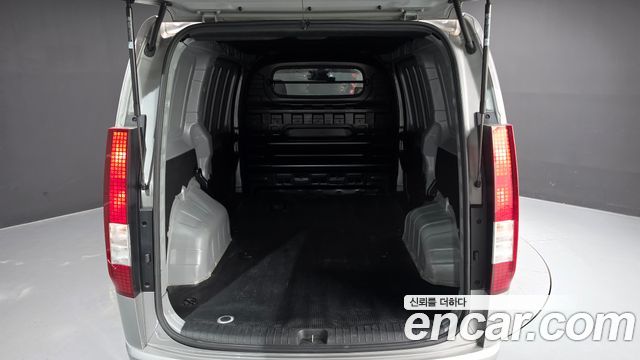 Hyundai Staria 2022 — photo 26