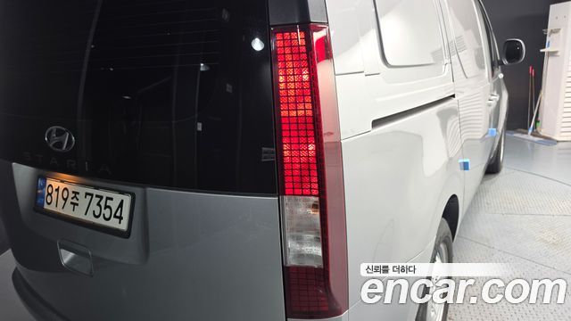 Hyundai Staria 2022 — photo 9