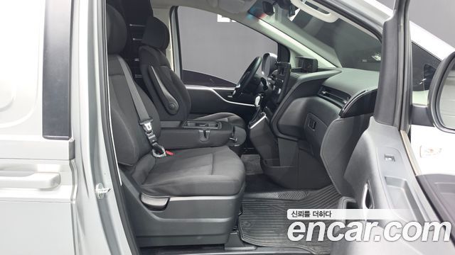 Hyundai Staria 2022 — photo 16