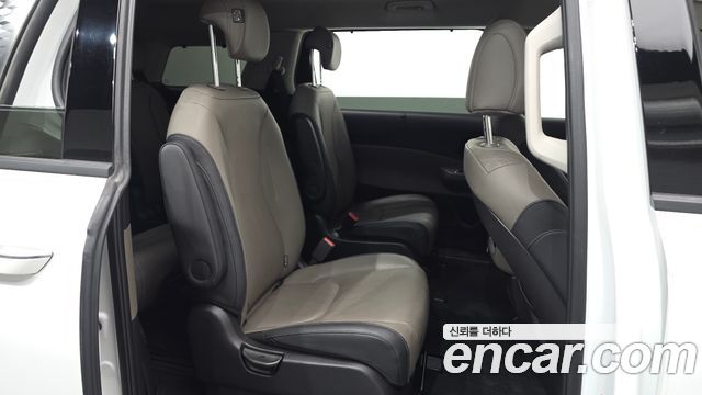 Kia Canival 2025 — photo 11