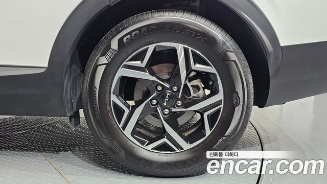 Kia Sportage 2023 — photo 7