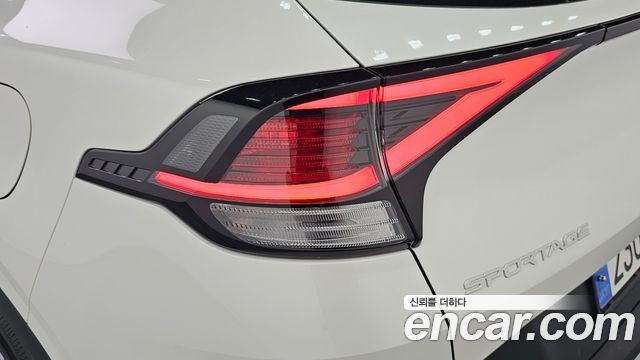 Kia Sportage 2023 — photo 9