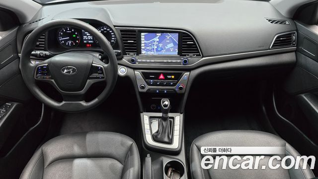 Hyundai AVANTE 2018 — photo 6