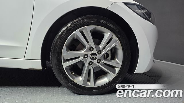 Hyundai AVANTE 2018 — photo 7