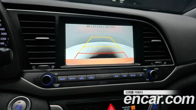 Hyundai AVANTE 2018 — photo 14