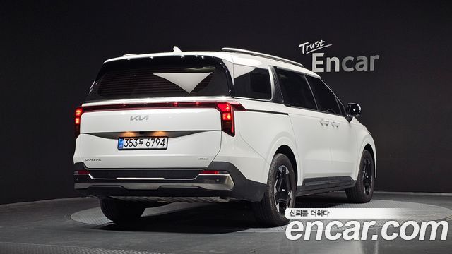 Kia Canival 2025 — photo 2