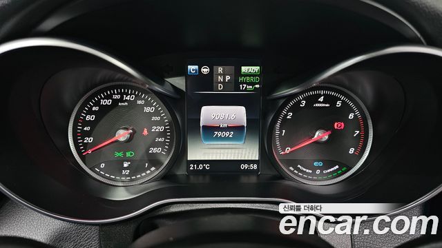 Mercedes-Benz GLC-Class 2019 — photo 11