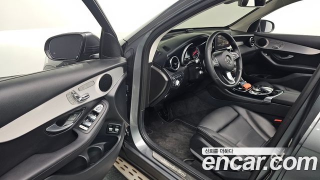 Mercedes-Benz GLC-Class 2019 — photo 13