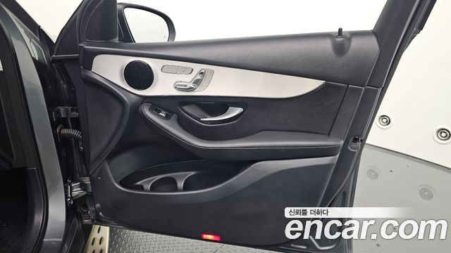 Mercedes-Benz GLC-Class 2019 — photo 14