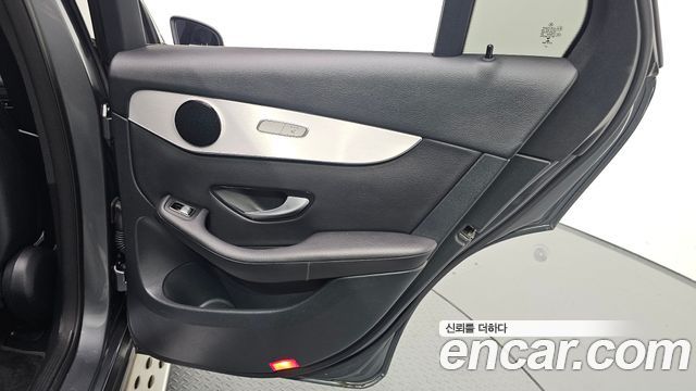 Mercedes-Benz GLC-Class 2019 — photo 15