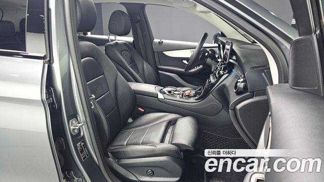 Mercedes-Benz GLC-Class 2019 — photo 16
