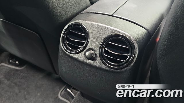 Mercedes-Benz GLC-Class 2019 — photo 29