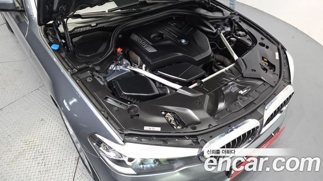 BMW 5-Series 2019 — photo 6