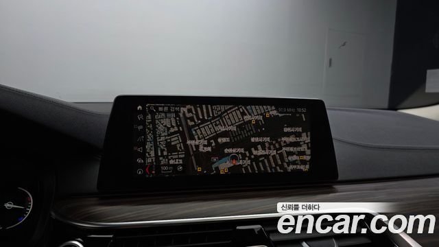 BMW 5-Series 2019 — photo 20