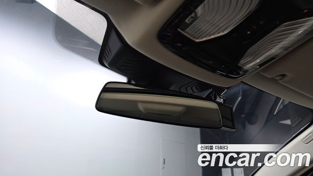 BMW 5-Series 2019 — photo 25