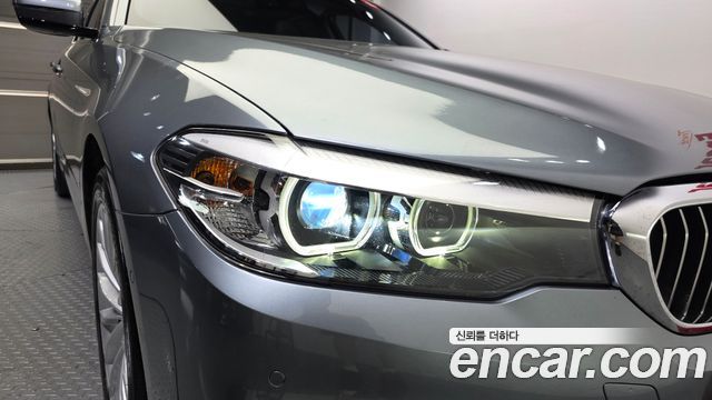 BMW 5-Series 2019 — photo 8