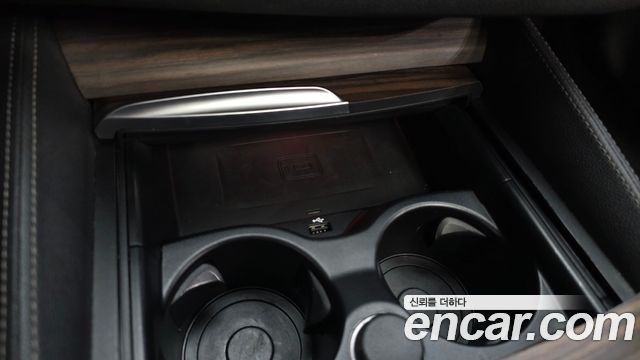 BMW 5-Series 2019 — photo 31