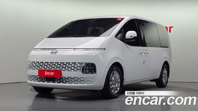 Hyundai Staria 2022 — photo 1