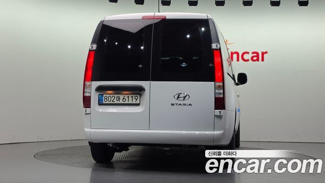Hyundai Staria 2022 — photo 4