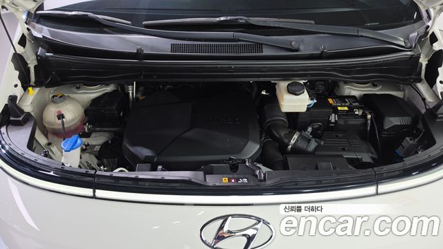 Hyundai Staria 2022 — photo 6
