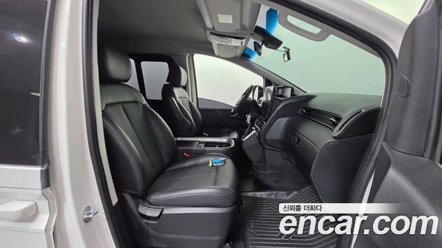 Hyundai Staria 2022 — photo 13