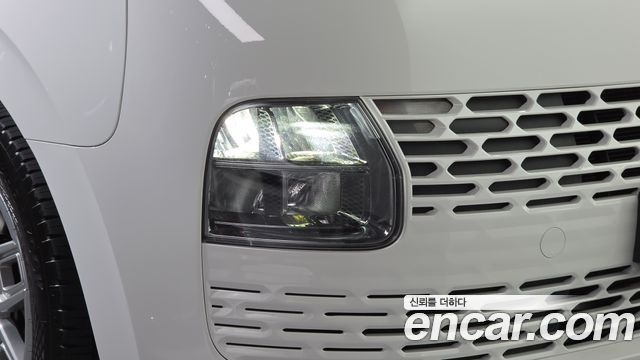 Hyundai Staria 2022 — photo 8