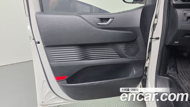 Hyundai Staria 2022 — photo 14